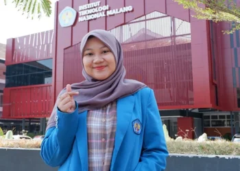 Ayah Meninggal Sebulan Sebelum Seminar Skripsi, Yuniar Raih Lulusan Terbaik ITN Malang