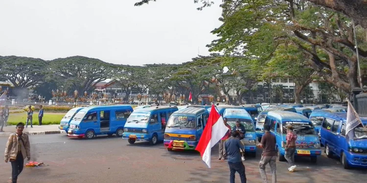 DPRD Kota Malang Minta Trans Jatim Beri Manfaat bagi Angkot