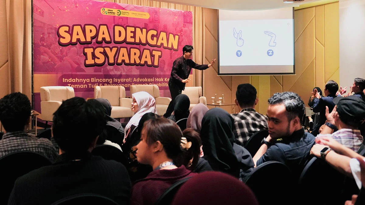 Grand Mercure Malang Mirama Gelar Kelas Bahasa Isyarat Gratis untuk Karyawan dan Masyarakat