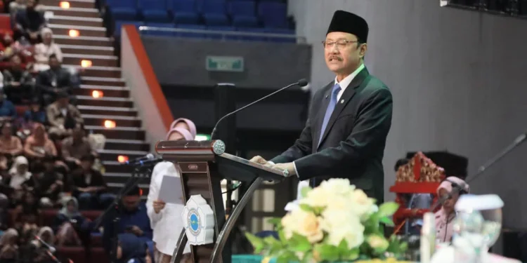 Gus Ipul Ajak Wisudawan Poltekesos Jadi Agen Perlindungan Sosial dan Terlibat di Sekolah Rakyat