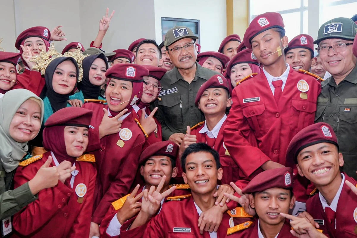 Gus Ipul Minta Wali Asuh dan Wali Asrama Sekolah Rakyat Dampingi Siswa dengan Hati