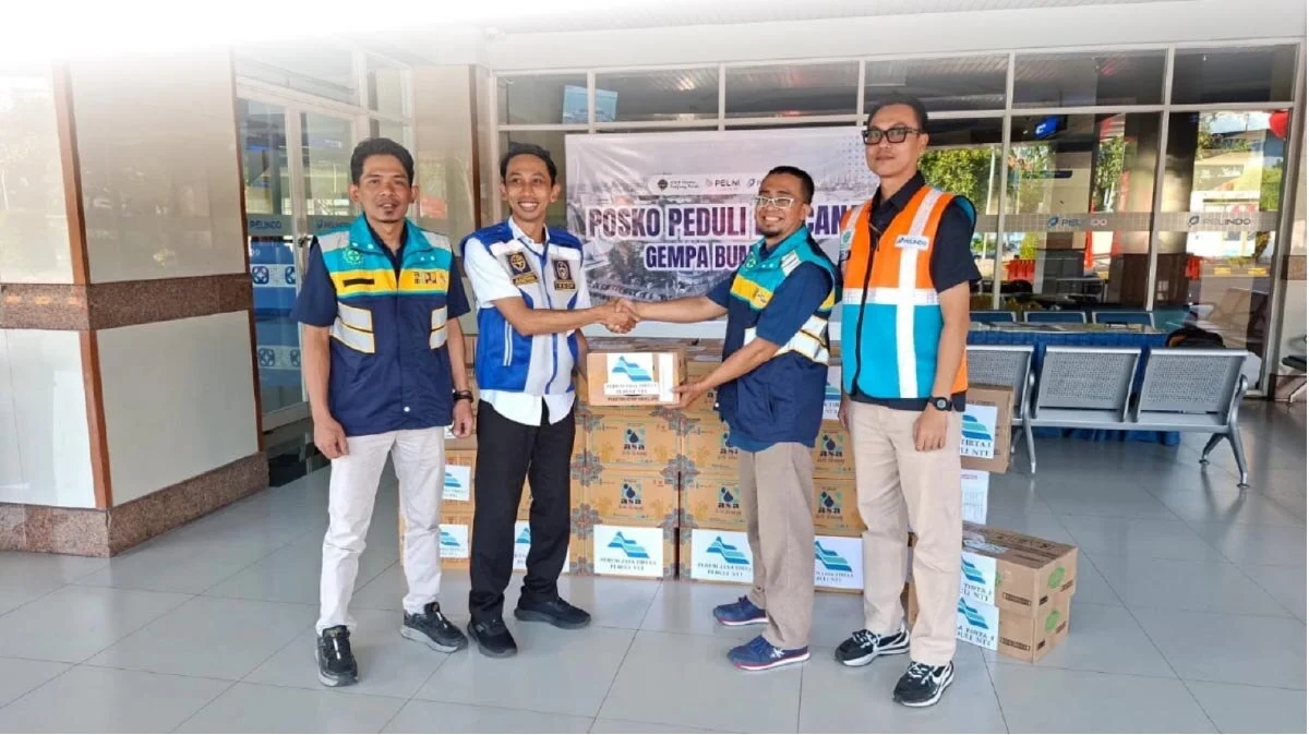 Penyaluran bantuan kemanusiaan PJT I untuk masyarakat terdampak gempa NTT.