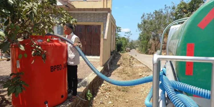 Kekeringan di Malang Selatan, 13.912 Jiwa Terdampak dan 2,35 Juta Liter Air Disalurkan