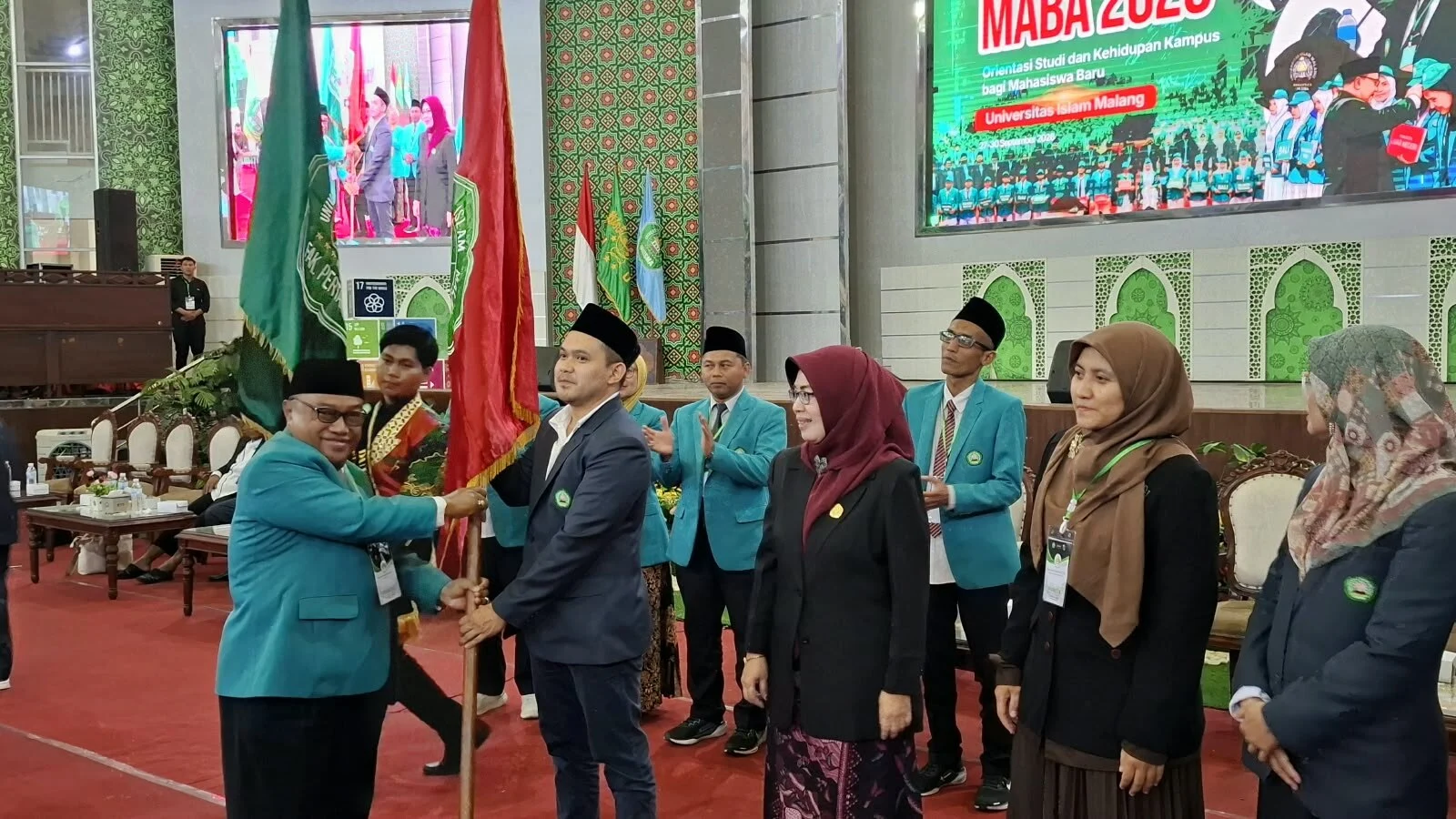 Kemeriahan Closing Oshika Maba Unisma 2026, Rektor Kukuhkan Ribuan Mahasiswa Baru Jadi Generasi Berkelas Dunia