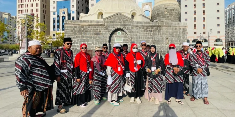 Kisah Senang Tour Leader Chatour Travel, Setelah Dapat Testimoni: Chatour Memang Lebih Unggul dari Travel Lain!
