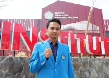 Lulusan Terbaik ITN Malang Ciptakan Mesin Pembersih Karat Otomatis