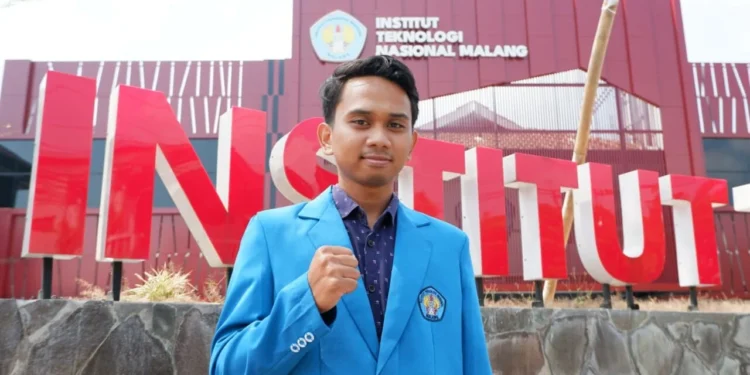 Lulusan Terbaik ITN Malang Ciptakan Mesin Pembersih Karat Otomatis