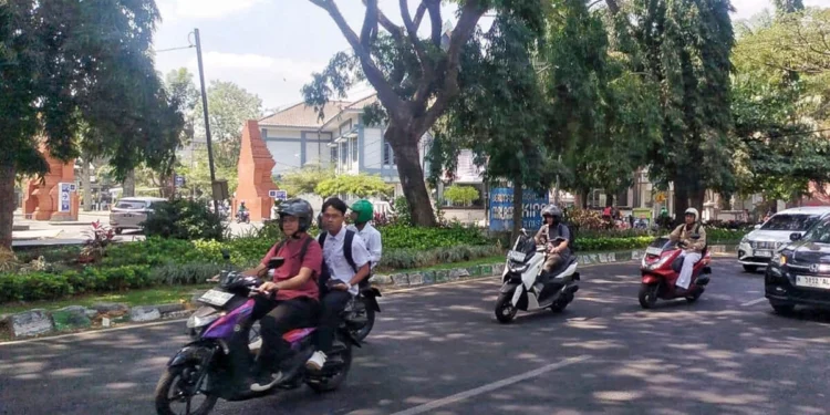 Mayat Pria Ditemukan di Taman Jalan Veteran, Identitas Masih Dicari