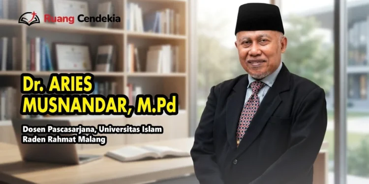 Membaca Pesantren dari Akar Jawa: Mengurai Dikotomi Kelembagaan Tradisional