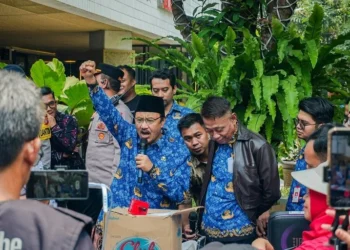 Mensos dan Wamensos Sediakan Kursi untuk Demonstran, Dialog Pembaharuan Data Bansos Berlangsung Segan