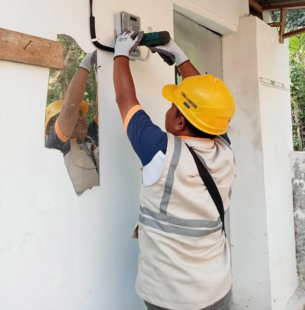 PLN UP3 Malang - PLN UP3 Malang Hadirkan Listrik untuk Musholla Ashabul Kahfi lewat Light Up The Dream