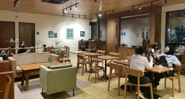 Rekomendasi Cafe Dekat UIN Malang yang Nyaman Buat Nugas