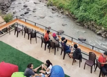 Rekomendasi Cafe Pinggir Sungai di Malang: Sajikan Tempat Ngopi yang Estetik dan Menyegarkan
