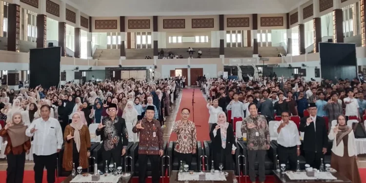 Rektor UIN Malang Tekankan Literasi Keuangan kepada Ribuan Mahasiswa Baru