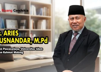 Sinergi Kurikulum: Mengakhiri Warisan Dualisme Pendidikan Kolonial