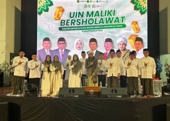 4.000 Mahasantri Bersholawat di UIN Maliki, Lora Ismail: Santri Harus Tangguh, Jangan Mudah Menyerah