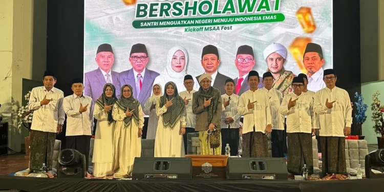 4.000 Mahasantri Bersholawat di UIN Maliki, Lora Ismail: Santri Harus Tangguh, Jangan Mudah Menyerah