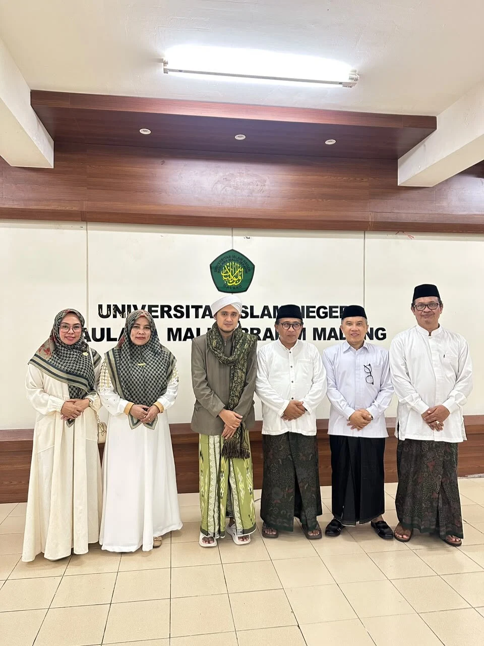 4.000 Mahasantri Bersholawat di UIN Maliki, Lora Ismail: Santri Harus Tangguh, Jangan Mudah Menyerah