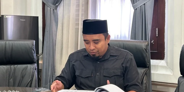 Anggota DPRD Kota Malang Rendra Masdrajad Safaat memberikan solusi untuk polemik Trans Jatim. Foto/dok