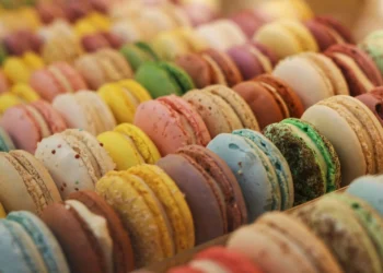 Kuliner Prancis, maracons. Foto: Unsplash.com/Teo Zac