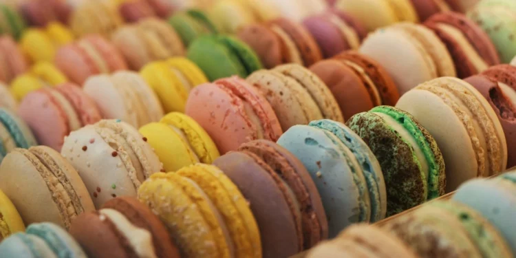 Kuliner Prancis, maracons. Foto: Unsplash.com/Teo Zac