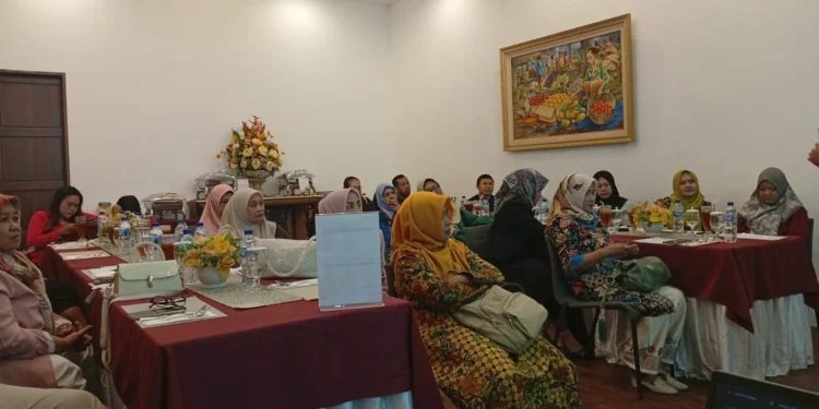 Program literasi emas kepada masyarakat yang dilangsungkan Pegadaian Malang (dok.)