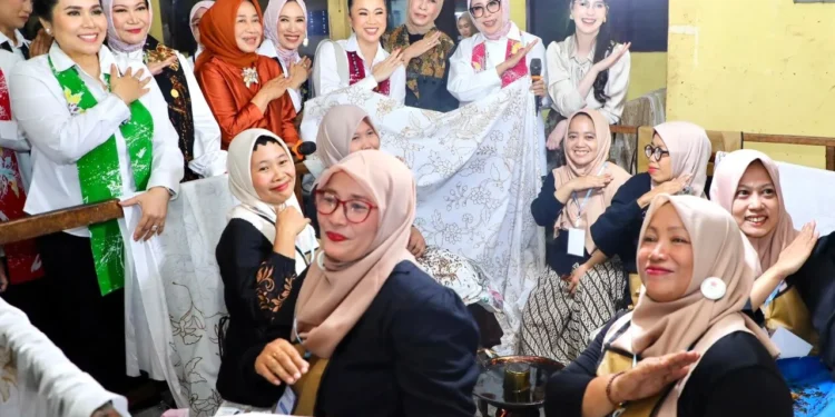 Dari Tangan Mungil, Lahir Batik Karya Perempuan Penyandang Disabilitas