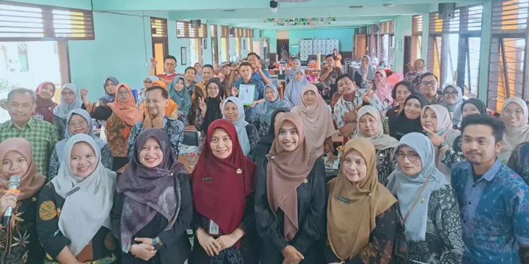 Dosen Geografi Unikama Dorong Pemanfaatan AI untuk Guru SMAN 1 Lawang