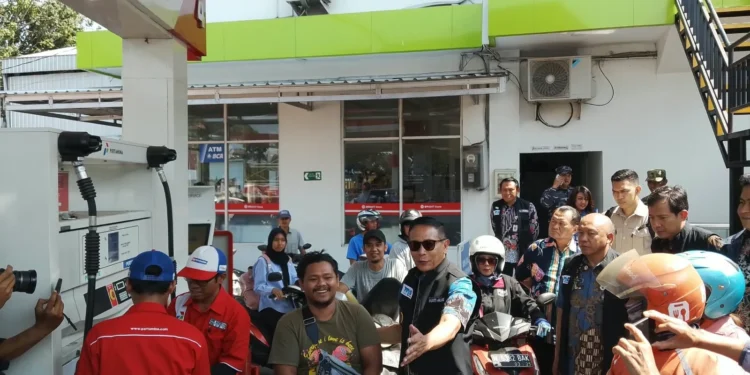 Wali Kota Malang, Wahyu Hidayat sidak di SPBU Mergan (M Sholeh)