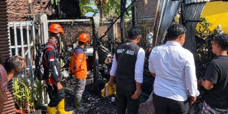 Kandang Ayam dan Gudang Pupuk Terbakar di Junrejo Kota Batu