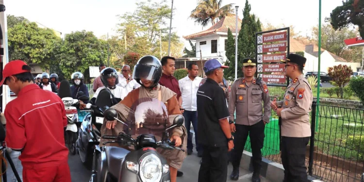 Kapolres Batu Sidak 10 SPBU untuk Cegah Penimbunan BBM