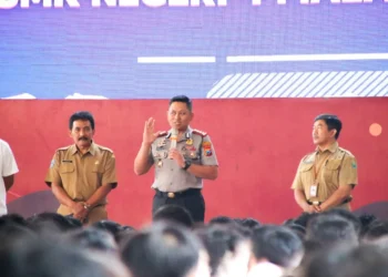 Kapolresta Malang Kota Bekali Siswa SMKN 4 Wawasan Kebangsaan untuk Cegah Kenakalan Remaja