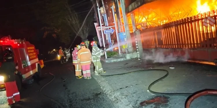 Kebakaran Hebat di Toko Ogan Kota Malang, 1 Korban Terjebak Berhasil Diselamatkan