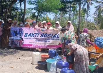 Kemarau Panjang, Lovely Moms Permata Salurkan 56 Ribu Liter Air Bersih di Malang