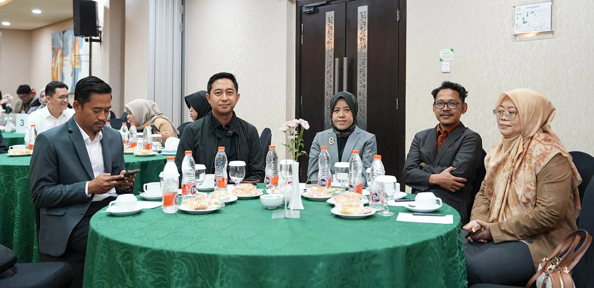 Kobarkan Semangat Sumpah Pemuda, PLN UP3 Malang Bertekad Mengubah Wajah Pelayanan Menjadi Lebih Baik. Satu Bahasa Pelayanan, Satu Tekad Melayani Negeri
