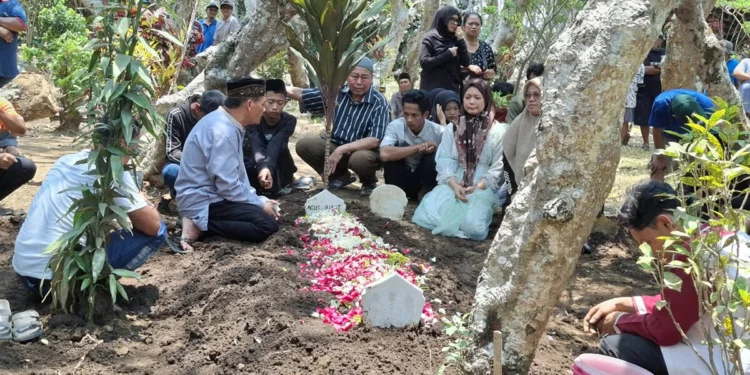 Korban Kapal Virgo Transport 8 Asal Malang Dimakamkan Setelah 4 Minggu