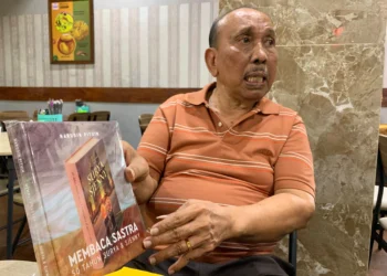 Lansia 76 tahun di Malang terbitkan Buku “50 Tahun Perjalanan Kasih Surya & Sjenny”, pada April 2026, Sastrawan Narudin Pituin Terbitkan Buku kritik “Membaca Sastra 50 Tahun Surya & Sjenny”