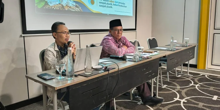 Pansus DPRD Kabupaten Malang Soroti Dampak Pembatasan Plastik bagi Pedagang Kecil
