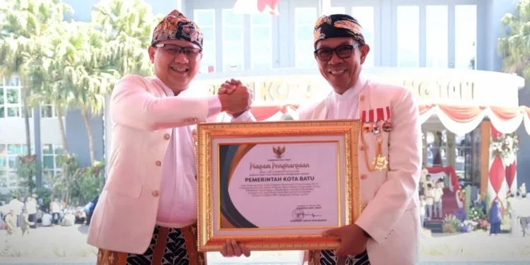 Pemkot Batu Raih Penghargaan Pemprov Jatim di HUT ke-25