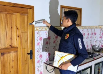 Pemuda 20 Tahun Bobol Rumah di Ampelgading, Curi Kalung Emas Rp2,6 Juta