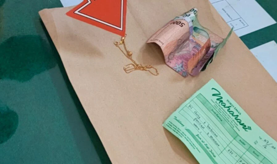 Pemuda 20 Tahun Bobol Rumah di Ampelgading, Curi Kalung Emas Rp2,6 Juta