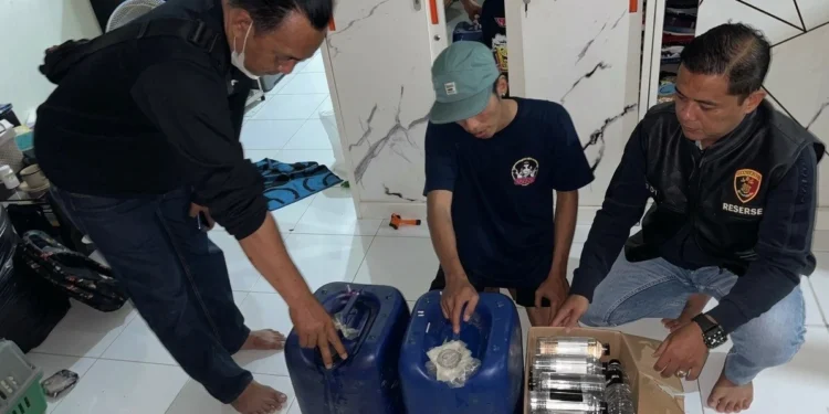 Polres Malang Amankan 2.826 Botol Miras Ilegal dalam Razia