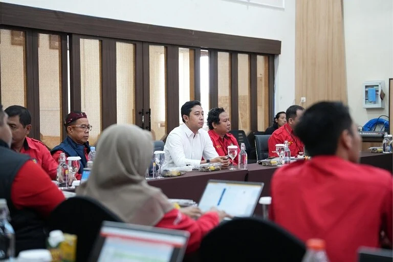 PLN UP3 Malang memperkuat sinergi dengan serikat pekerja. Foto/dok