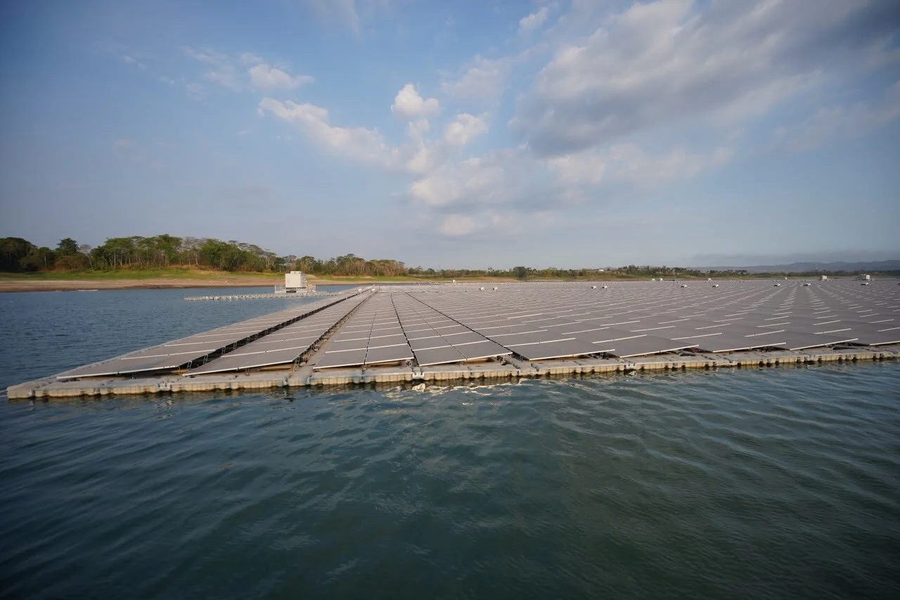 Semangat Sumpah Pemuda, PLN UP3 Malang Dukung Percepatan Transisi Energi melalui Proyek PLTS Terapung Karangkates 100 MWac atau 133 MWp