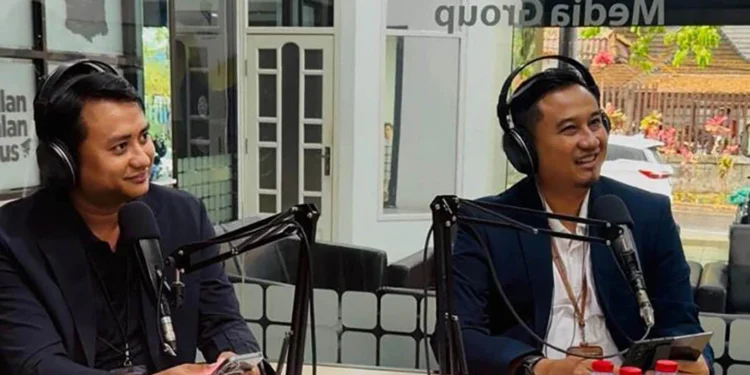 Semangat Sumpah Pemuda, PLN UP3 Malang Gaungkan Energi Berdikari melalui Radio Talkshow