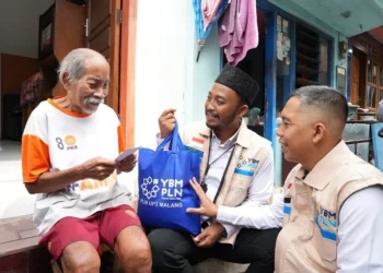 Semangat Sumpah Pemuda, Terangi Negeri di HLN ke-81: YBM PLN UP3 Malang Tebar Kepedulian melalui 500 Paket Bantuan untuk Malang Raya