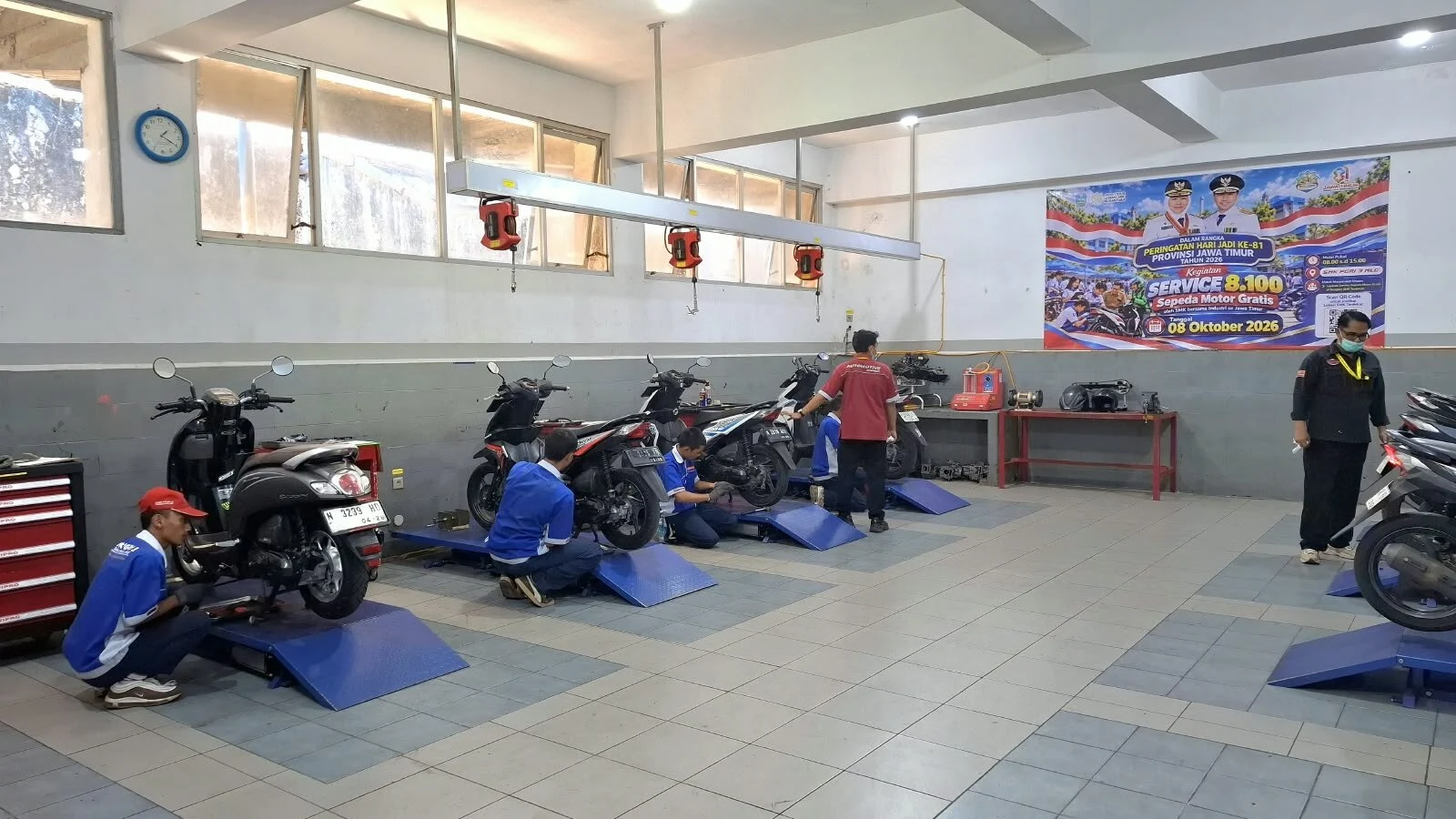 Servis Motor Gratis di Momen HUT ke-81 Jatim Diserbu Warga