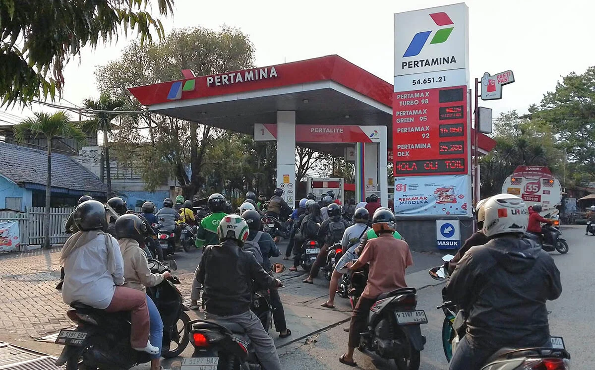 SPBU Kota Malang Kosong dan Antre Panjang, Pertalite Langka?