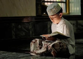 Tips Menghafal Al-Qur’an agar Cepat Hafal dan Konsisten