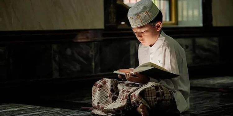 Tips Menghafal Al-Qur’an agar Cepat Hafal dan Konsisten